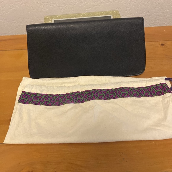Tory Burch clutch with dust bag - Picture 3 of 3